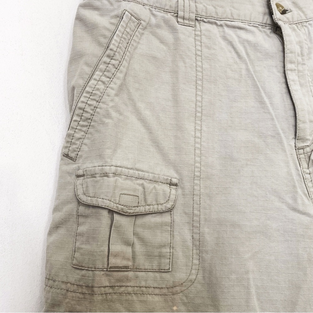 Columbia Women's 100% Cotton Khaki Cargo Shorts 12 - Picture 2 of 9